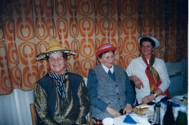 2001  Faschingsfest der Senioren H. Ettl, M. Toth, E. Meixner 22ME