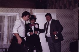 1980er Theatergruppe Zurndorf Stefan Sattler, Herbert Pamer, Rudi Suchy (Die schwebende Jungfrau) 27SUR