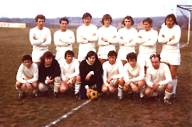 1973 W. Meixner, W. Pamer, H. Varadi, J. Zechmeister, W. Friedl, J. Braun, J. Fischer, vorne H. Pammer, H. Thaler, F. Hoffmann, St. Sattler, M. Pamer, W. Pamer, M. Hauptmann ASV Zurndorf 15M