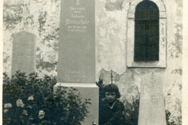 1940er Grabstätte Fam. Rauscher in Zurndorf. Gewidmet von Kindern u. Kindes Kindern aus Amerika 29HW