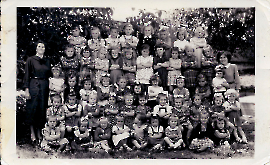 1950er 1947er Jahrgang im Kindergarten mit Tante Lina und Tante Mitzi 19RG
