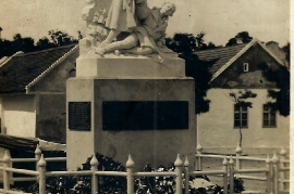 1950 Kriegerdenkmal 25MF