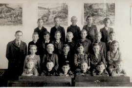 1951 3. Klasse Volksschule Lehrer Franz Frank 25SCHM