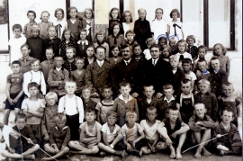 1927 Volksschule Jahrgang 1921 3LÖ