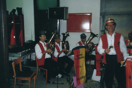1999 Unsere Musikanten die KBZ am Tag der offenen Tür u. Dämmerschoppen 450FFZ
