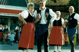 1999 KBZ Dämmerschoppen J. Kuhne, Hr. Starkmann, E. Meixner, R. Pschaiden 76K