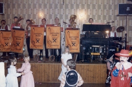 1987 Leithatal Buam mit  neuem Schlagzeug Kindermaskenball 9LB