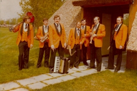 1970er Leithatal Buam in Purbach v.l. St. Reiter, J. Wagner, E. Metzl, J. Sochr, E. Dürr, W. Dürr 75LB