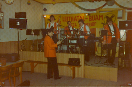 1983 Leithatal Buam Gattendorf Gasthaus Limbek v.l. N. Wendelin, J. Sochr, P. Unger, R. Pingitzer, St. Reiter 68LB