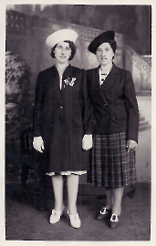 1932-34 Elisabeth Frank geb. Ecker, Maria Ecker (Stadt Damen!) 47T