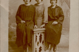 1922 v.l. Magdalena Frank, Theresia Urban (geb. Kauschitz), Elisabeth Frank 2ZI