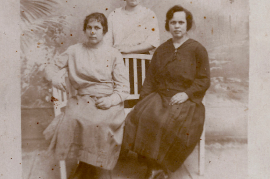 1921 v.l. Susanne Ecker, Lisi Ecker, Theresia Ecker 57DM