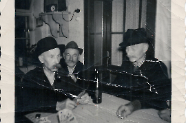1950er Hr. Wagner, J. Kellermann, (Jauntschi) J. Ettl, im Heurigen Frank 119UP
