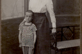 1910er Mathias Hiermann mit Mutter  32WEP