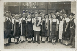 1940er Volkstanzgruppe in Graz J.Ettl, Th. Ettl (Fischer) Fr. Pokorny 1UI