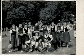 1947 Volkstanzgruppe Zurndorf in Wels 96UP
